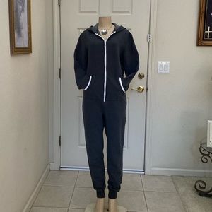 “GOODIELLOW & CO” 🖤 SUPER CUTE 💜 HOODED ONESIE